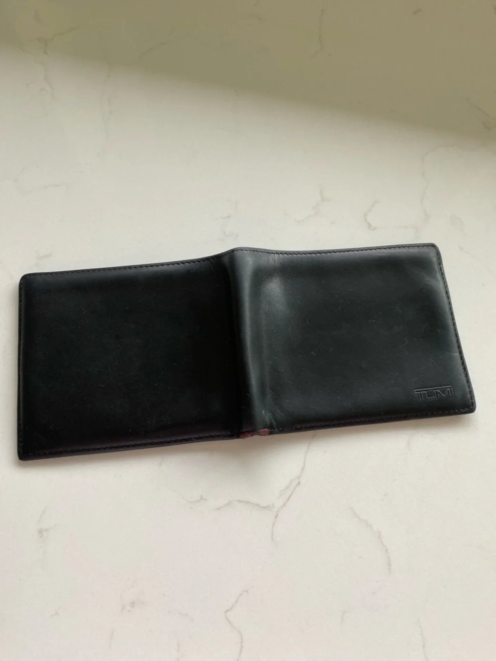 Tumi Black Leather Men's Bifold Card & Cash Wallet